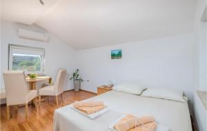 Amazing Apartment In Malinska Dubasnica