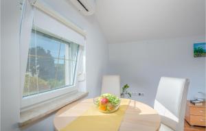 Amazing Apartment In Malinska Dubasnica