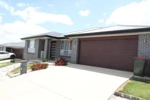 Holiday Room with share bathroom - Mullion Creek