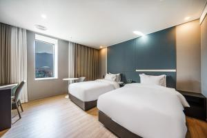 Act Hotel