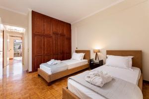 Damoros Suite
