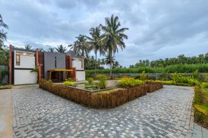 SaffronStays Riverstone 3-BR Riverside Villa with Farm Views