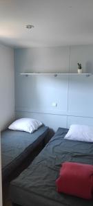 Campings Mobil home - Clim, LV, TV - Camping '4 etoiles' - Vic-la-Gardiole - 007 : photos des chambres