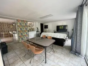 Agréable maison entre Zoo et Châteaux - Feings