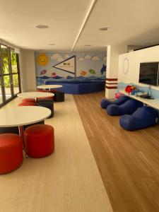 Apartamento a beira-mar com piscina