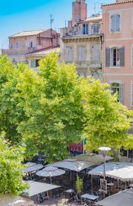 Studio lumineux Place de Lenche Panier Marseille