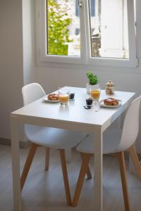 Studio lumineux Place de Lenche Panier Marseille