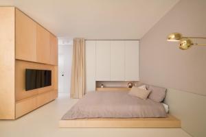 Elegant Studio Apartment with Panoramic View 