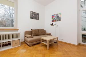 Downtown Studio Apartment by the Park by Noclegi Renters