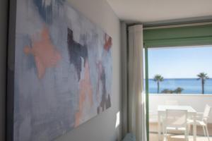 Precioso apartamento frente a la playa con piscina