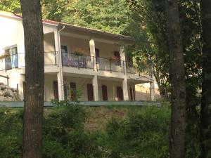 B&B / Chambres d'hotes Le Mas de Servant Roulottes et chambres d'hotes : photos des chambres
