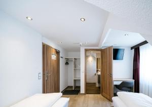 Standard Twin Room room in Central City Hotel