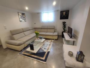 Appartements Appartement 100m2, independant dans notre maison : photos des chambres