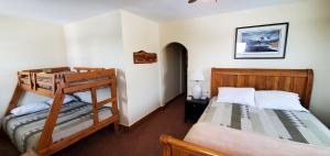 Standard Room with Queen Bed & Futon room in Lakewood Lodge & Restaurant