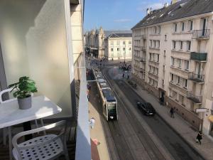 Appartements Studio avec balcon & parking gratuit - Tours Gare : photos des chambres