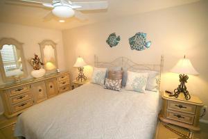 A209 - Sandy Paradise - On-the-Sand