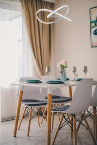 Unbeatable Location New Comfy Apartment