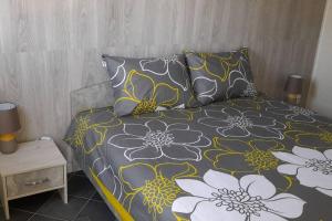 Weaver Studio Apartment with outside space Near Burgas