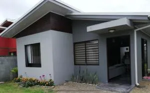 Casa Laureles - Toro Amarillo