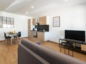 Aventures modernes - Perreux