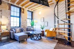Sterchi Lofts Getaway - Downtown Knoxville - Chilhowee Hills