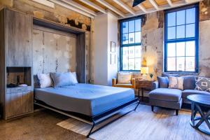 Sterchi Lofts Getaway - Downtown Knoxville