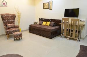 Spacious 2BHK prime location with big Livingroom 8