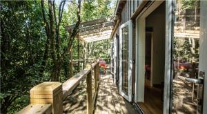 THE HYDE- secret hide away, near the beach.