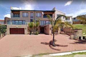 Villa @ 19 Palm with spectacular sea views