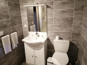 Hotels Les Tamaris : photos des chambres