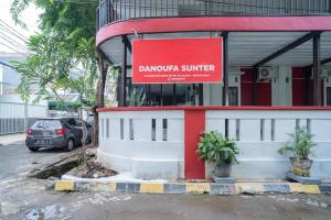 RedDoorz Plus near ITC Cempaka Mas 2