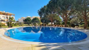 2 Terrace Town House