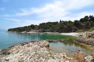 Spacious modern apt with big patio and sea view