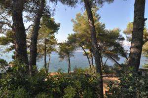 Spacious modern apt with big patio and sea view