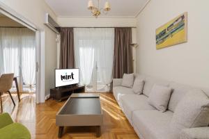 Minimal 2 bedroom apt near the Athens Concert Hall