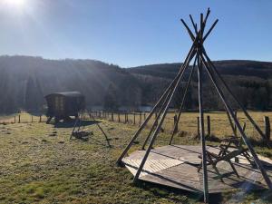 Tentes de luxe Les roulottes de cirque Les Settons : photos des chambres