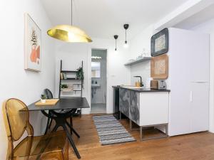 Stylish Studio Apartment by Irundo