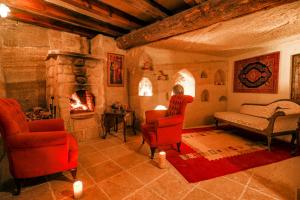 Sinasos Palace Cave Hotel