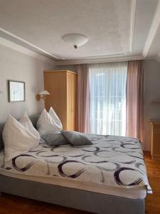Two-Bedroom Apartment with Balcony room in Ferienhaus Leeb