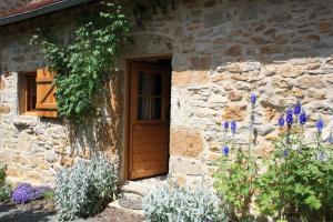 Maisons de vacances Gite Fleurs d'eau, Le Hameau du Quercy, charme, calme, piscine naturelle : photos des chambres