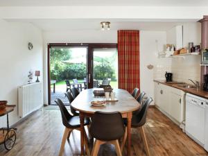 Comfortable flat overlooking orchards
