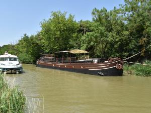 Bateaux-hotels Charming Boat in Villedubert with Terrace : photos des chambres