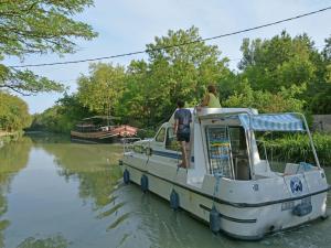 Bateaux-hotels Charming Boat in Villedubert with Terrace : photos des chambres