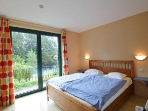 Scenic Villa near Lake View