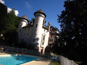 Maisons de vacances Majestic Castle in Serri res en Chautagn with Lift : photos des chambres