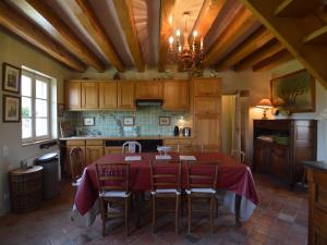 Spacious Holiday Home in ChambourgsurIndre with Pool