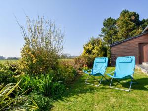 Maisons de vacances Stylish Holiday Home in Morlaix with Private Garden : photos des chambres