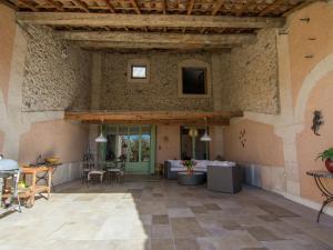 Maisons de vacances Snug Holiday Home in Th zan l s B ziers near centre : photos des chambres