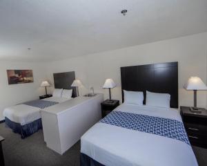 Queen Room with Two Queen Beds - Non-Smoking room in Econo Lodge Inn & Suites Lewisville I-35