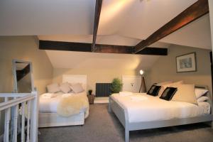 Stylish Loft Apartment by Property Promise